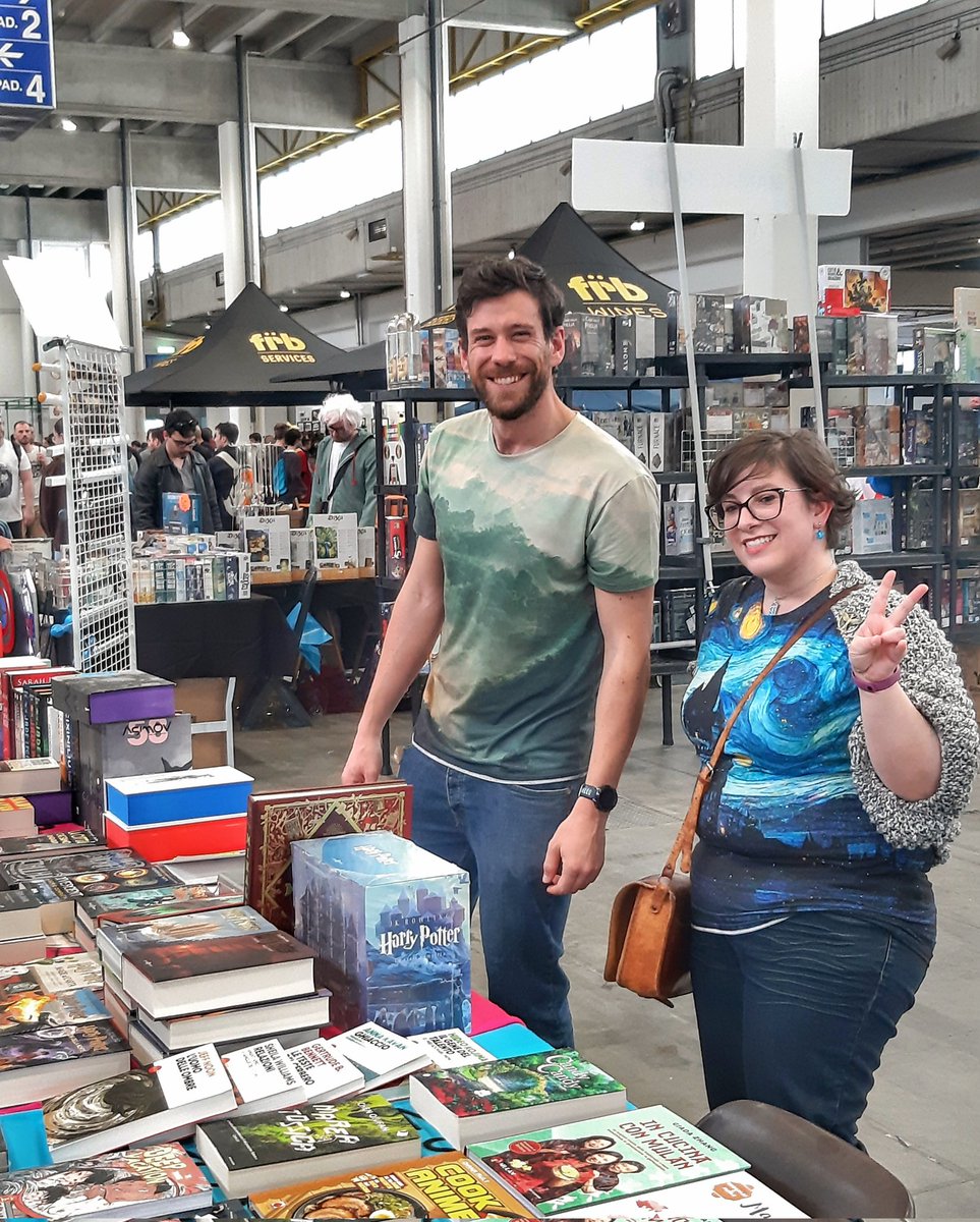 GiulioGasparin's tweet photo. Risorgo come Mushu da un fine settimana intenso ma di grandissima soddisfazione al #naoniscon 🤩😍

Esperienza da libraio ✅ e anche diverse copie de #lultimocustode hanno trovato una nuova casa 💫

Ps grazie @alessiagostinis che mi hai supportato 💝

#fantasy #booktwt https://t.co/WGN4srfuGB