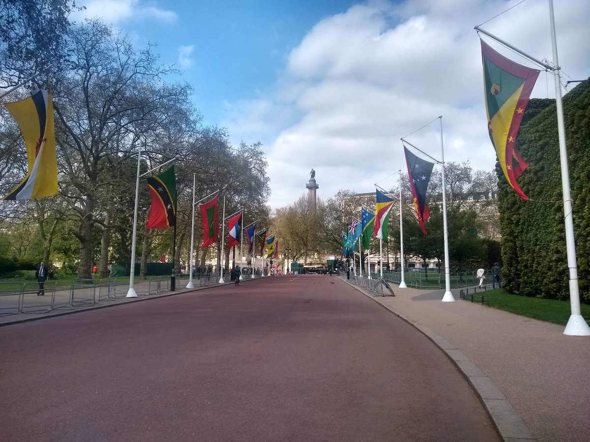 TheTinyGarden1's tweet photo. I've just spent a day in London and thought I'd share some photos of the preparations for the coronation. I hope you enjoy! #Coronation #KingCharlesCoronation #London https://t.co/lVVI5TwPmT