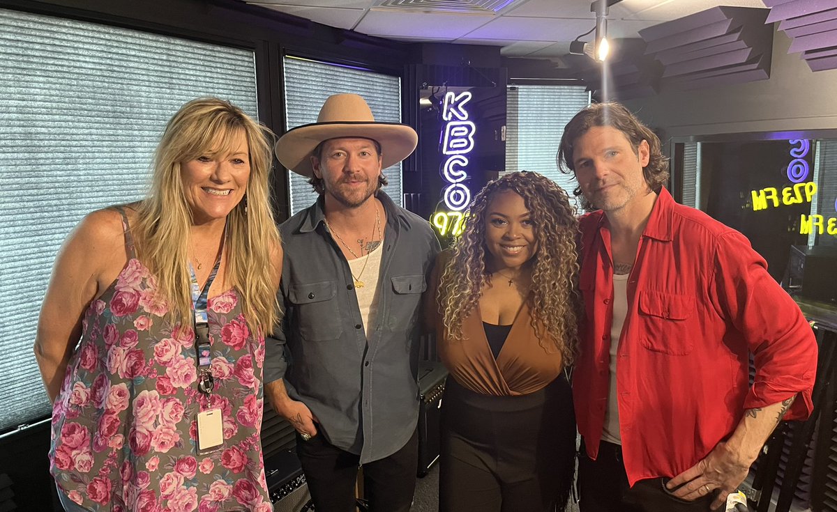 robbynhartradio's tweet photo. Coming up at 1:30 @973KBCO it’s @iamwilderwoods in #KBCOSTUDIOC ! You could win tix to tonight’s show @bluebirddenver !!
https://t.co/kzK72mI3o8 https://t.co/J3ycSQ10et