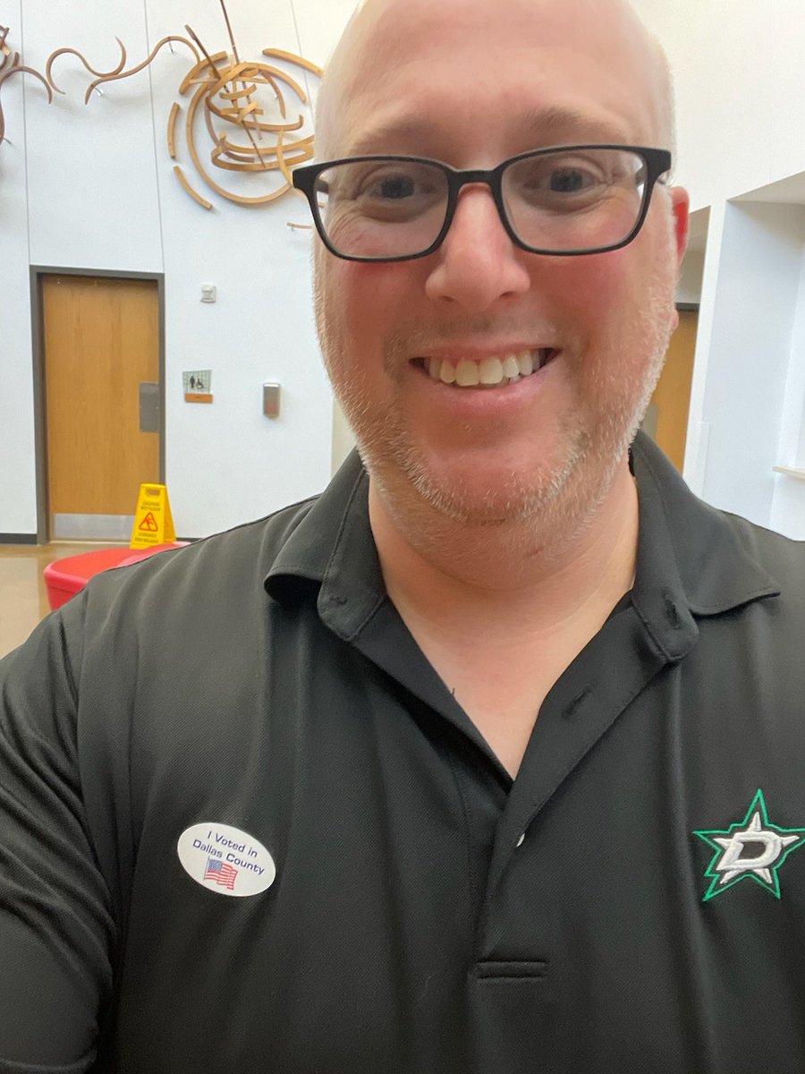 DallasVotes2021's tweet photo. Another early voter! Thanks to @sherb88 for voting! #DallasVotes https://t.co/R3uWAjJu6F
