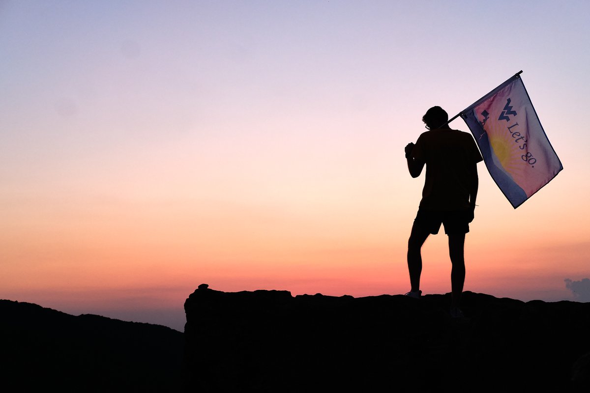 In celebration of Mental Health Month, let's normalize not stigmatize! If you are experiencing mental health concerns, you're not alone! Almost 3/4 of college students report moderate to severe psychological distress.

A few things to keep in mind this May and beyond... 🧵