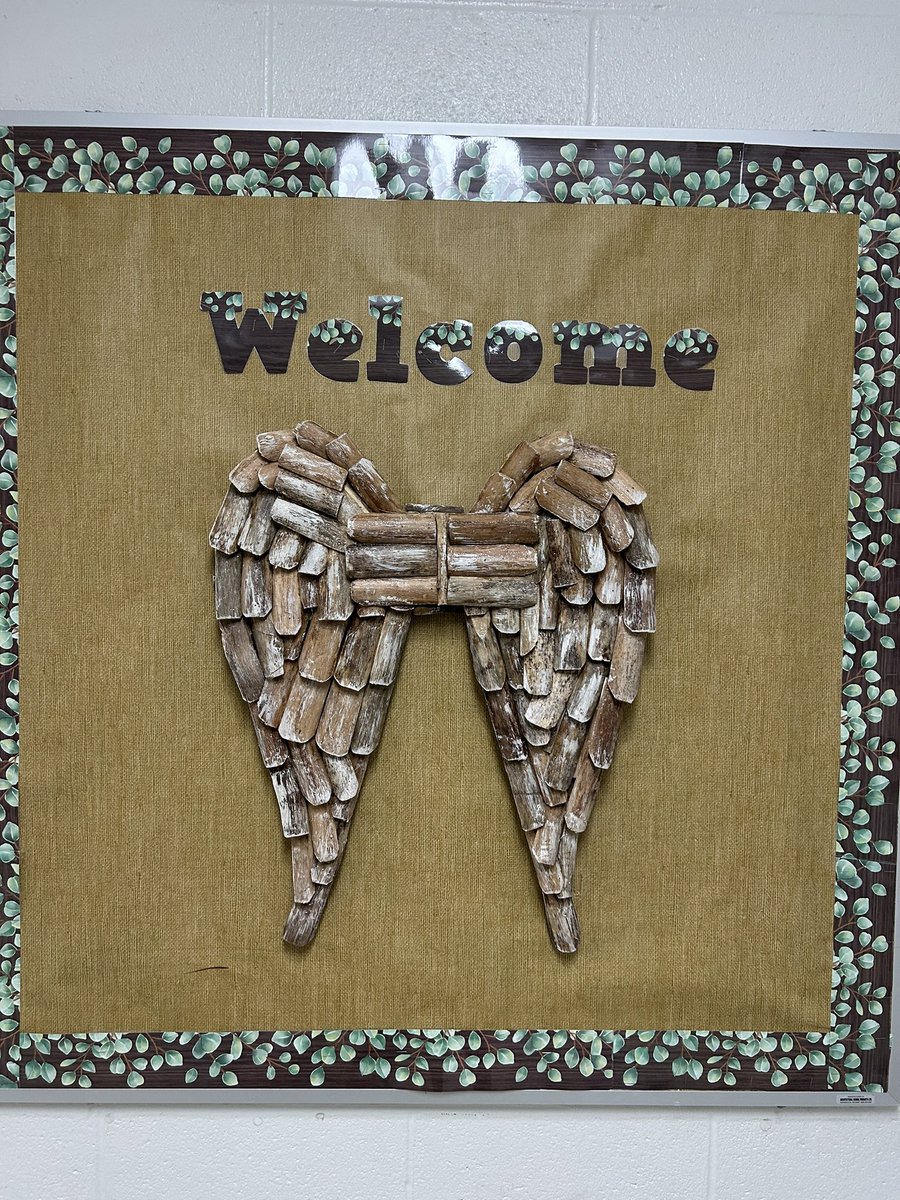 st_smal's tweet photo. SMAL staff came together to plan a stunning celebration of 10 years in Catholic education. St. Michael the Archangel is blessed with a wonderful group is educators, families and students. @YCDSB @DomenicScuglia @WigstonJennifer https://t.co/CRby2jz76a