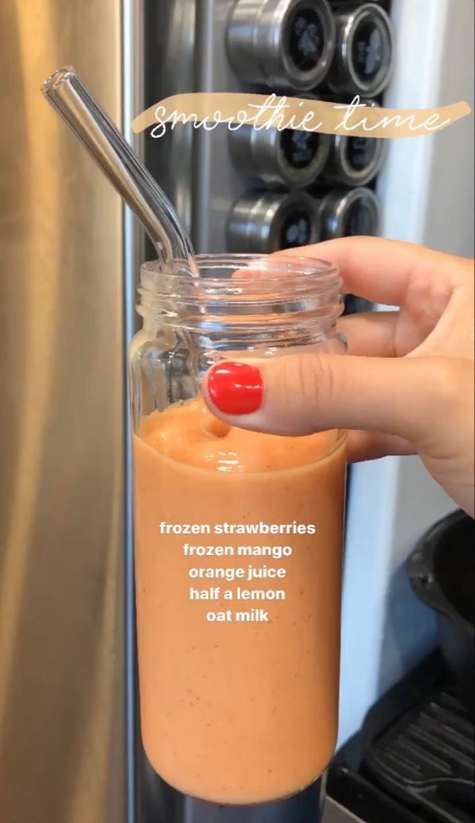 Aferrandhe09's tweet photo. Elevate your lunch with a delicious and nutritious strawberry, mango, and orange smoothie, made with wholesome oat milk.🍓🥭🍊🍋🥛💪🏼🌞🍹🥤 #HealthySmoothie #FruitPower #OatMilkLove #LunchtimeDelight https://t.co/PqatpJ6LWW