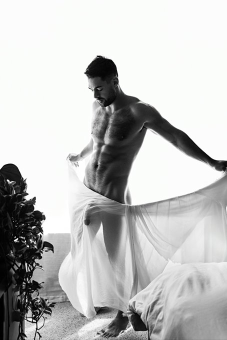 Modern Art i think Should i expose this in museum?😳 RT to spread arts ❤️🎨  https://t.co/qj8z95SAsq https://t<a href="/tag/model"class="tags"><span>#model</span></a><a href="/tag/bookcover"class="tags"><span>#bookcover</span></a><a href="/tag/romancebook"class="tags"><span>#romancebook</span></a>