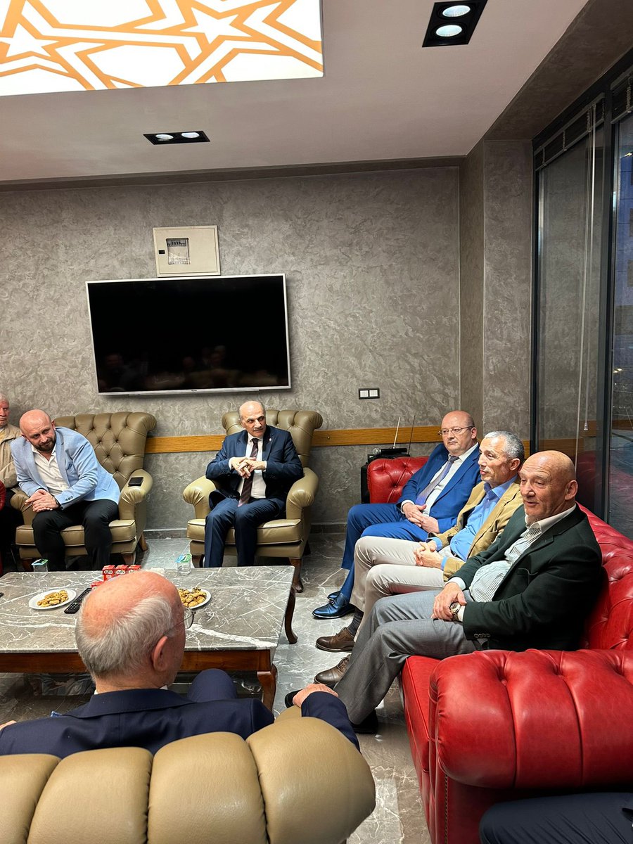 Bugün vakfımızı ziyaret eden Saadet Partisi sözcüsü ve 1. Bölge mv adayı <a href="/birolaydinSP/">Birol AYDIN</a> beyefendiye, önceki dönem Kartal Belediye başkanı <a href="/altinokoz/">Altınok Öz</a> beyefendiye ve Kartal Belediye Başkan Yardımcısı <a href="/HseyinTozkopar1/">HüseyinTozkoparan</a> beyefendiye nazik ziyaretleri için teşekkür ederiz.