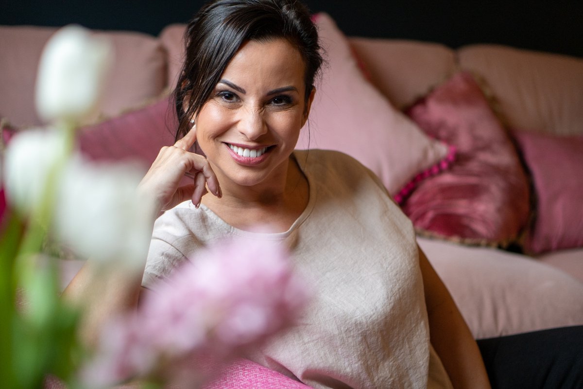 steffi_andrews's tweet photo. @SBSWinnersHour evening all. what have you been up to last week? This is my week in pictures. Loved helping all these super women to transform their branding. We had such a laugh and we added so much colour https://t.co/rhpmRyac87