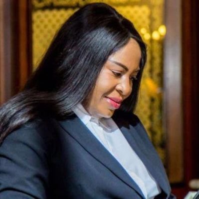 The famous and the evil 👿 Carry your own cross you love money too much