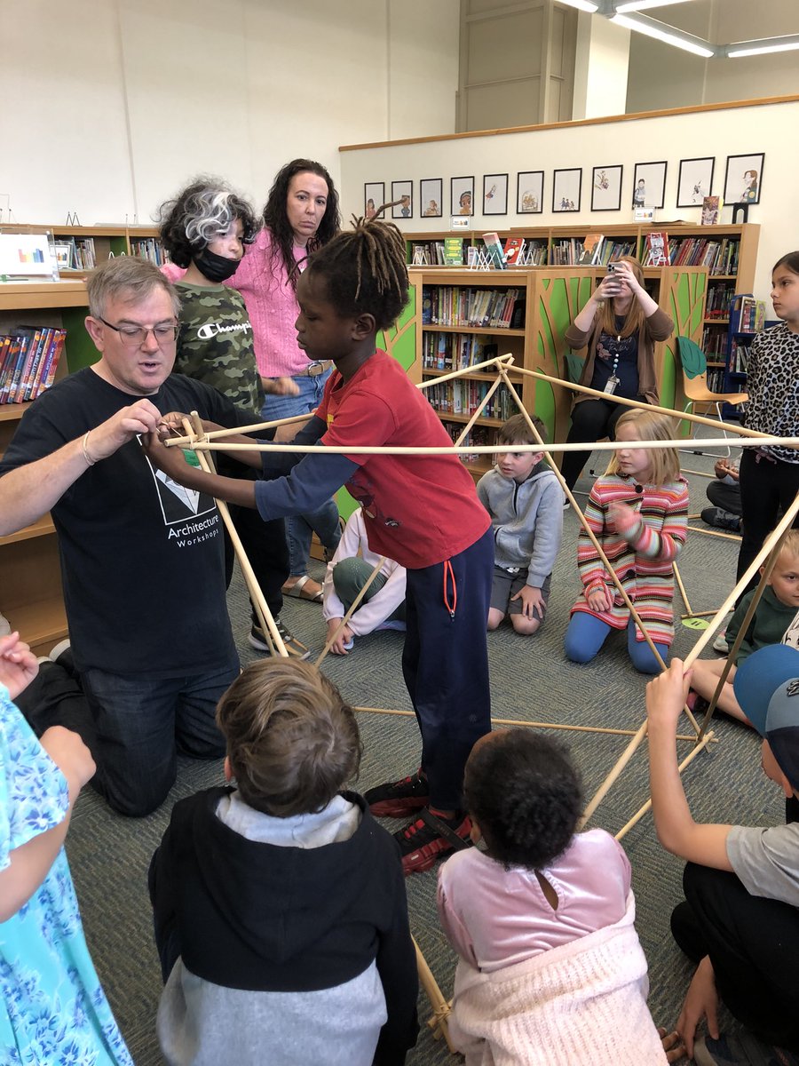 KymHarjes's tweet image. L👀k what we built! @HVEFtweets @hvrsd_STEM #architects