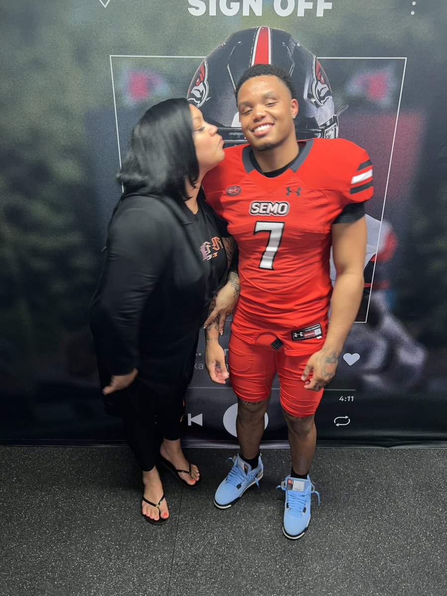 Tiko 🏈🦍 tweet media