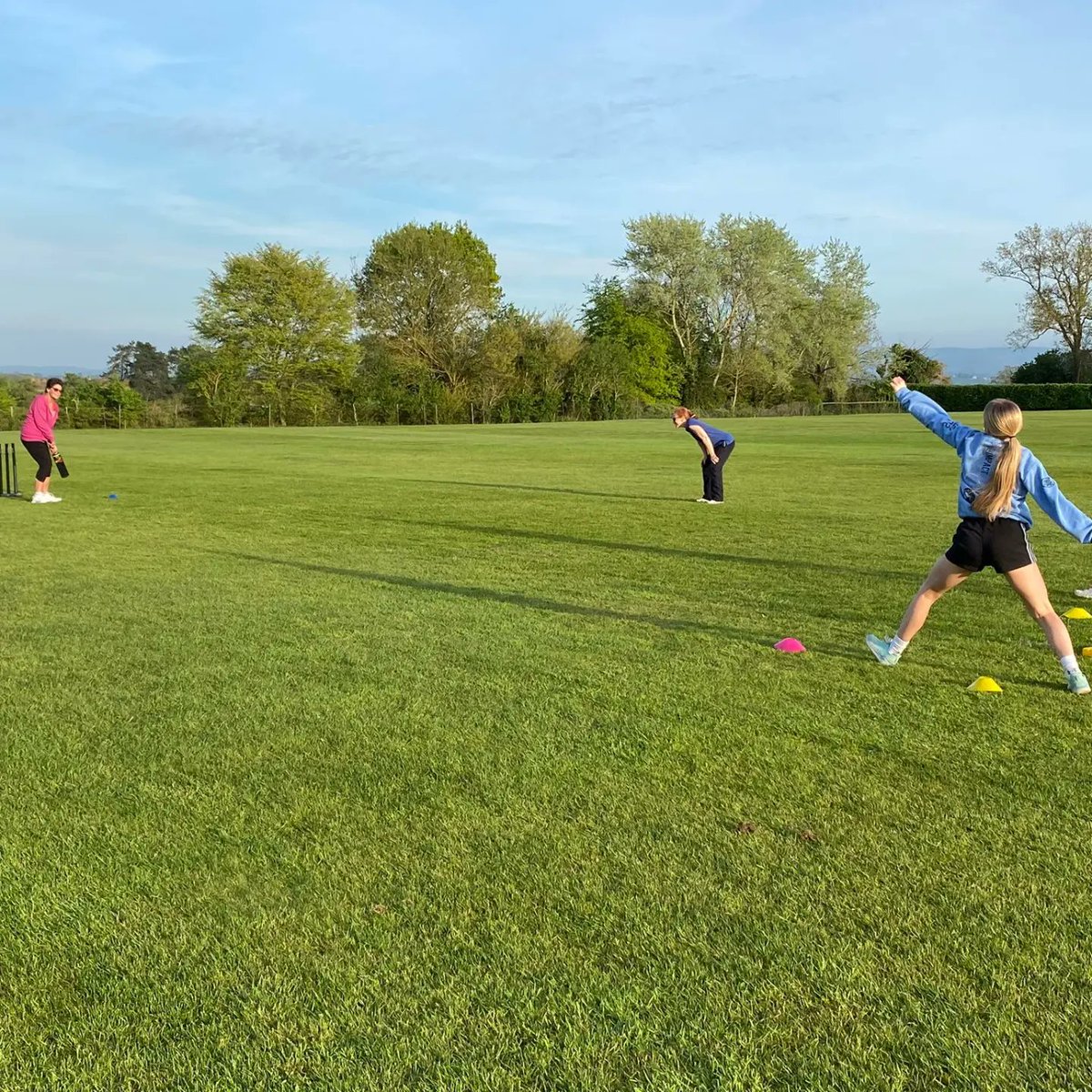 wombatladiescc's tweet photo. Another great training session on a beautiful evening #cricket #softball #hergametoo #hergametoocricket #wombats #quantocks #quantockhills #somerset https://t.co/y2bh3GooL1