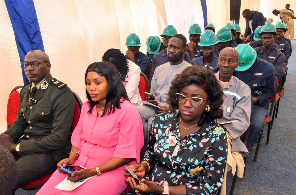 DGCHOfficiel's tweet photo. Le projet #PHARD, Promotion d'un Habitat Abordable, Résilient et Durable, a été lancé ce mardi 02 Mai 2023 au CSFP- BTP de #Diamniadio. La vision principale du projet est d'offrir des habitations décentes, saines et confortables dans un environnement urbain résilient 👇 https://t.co/o1ky9JHnp6