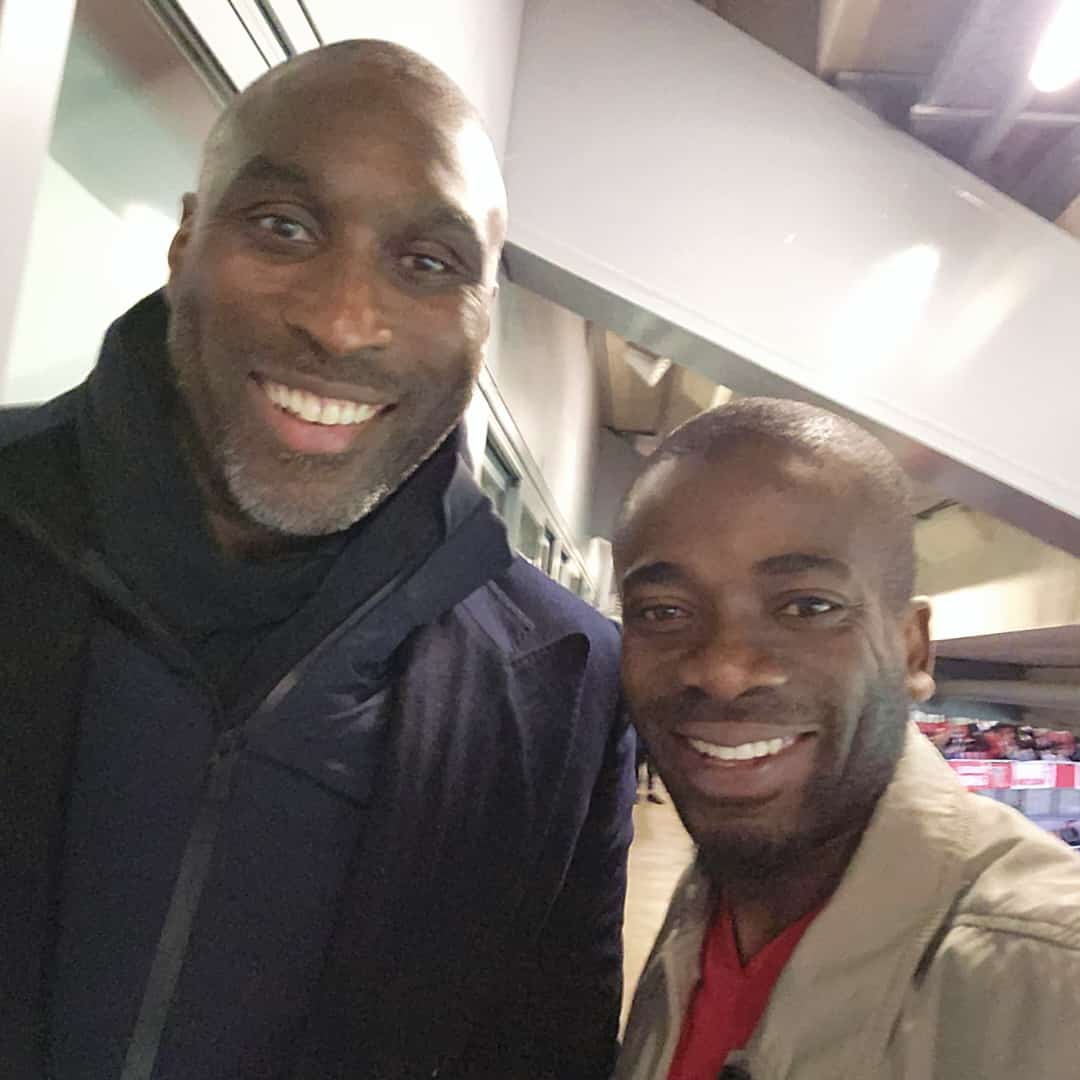 musbauceo's tweet photo. Legend is here @SolManOfficial β€οΈππΊFirst shot was bad, and I requested another. Humble fellow π #ExecutiveBox ππΊ https://t.co/fulRXqnp4k