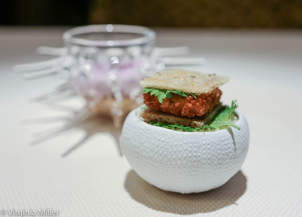 At #NC's <a href="/The_Umstead/">The Umstead Hotel and Spa</a>, Herons wows w chef Steven Greene's brilliant fine dining:

—Harkers Island oysters in char roe, Champagne sabayon, Carolina gold rice

—Uni in duo of crab sando &amp; purple cauliflower chawanmushi

In my <a href="/Medium/">Medium</a> Raleigh-Durham guide: bit.ly/420kj3J