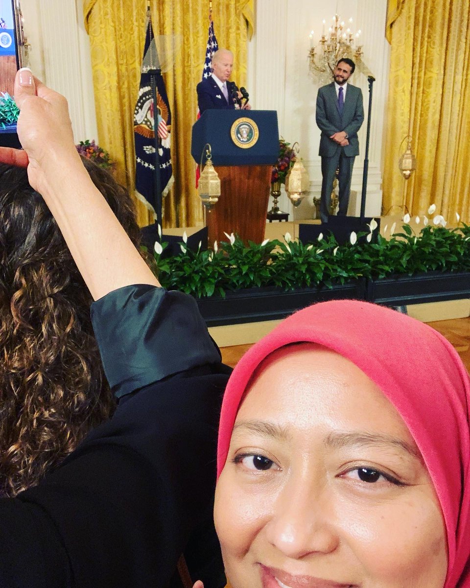 usccrcc's tweet photo. Congratulations to CRCC's Soraya Ahyaudin for being invited back to the #WhiteHouseEid dinner and reception last night! Here she is with Rep. @IlhanMN & @RepAndreCarson - alongside many of our #AMCLI fellows! https://t.co/MDZWaxpn6f