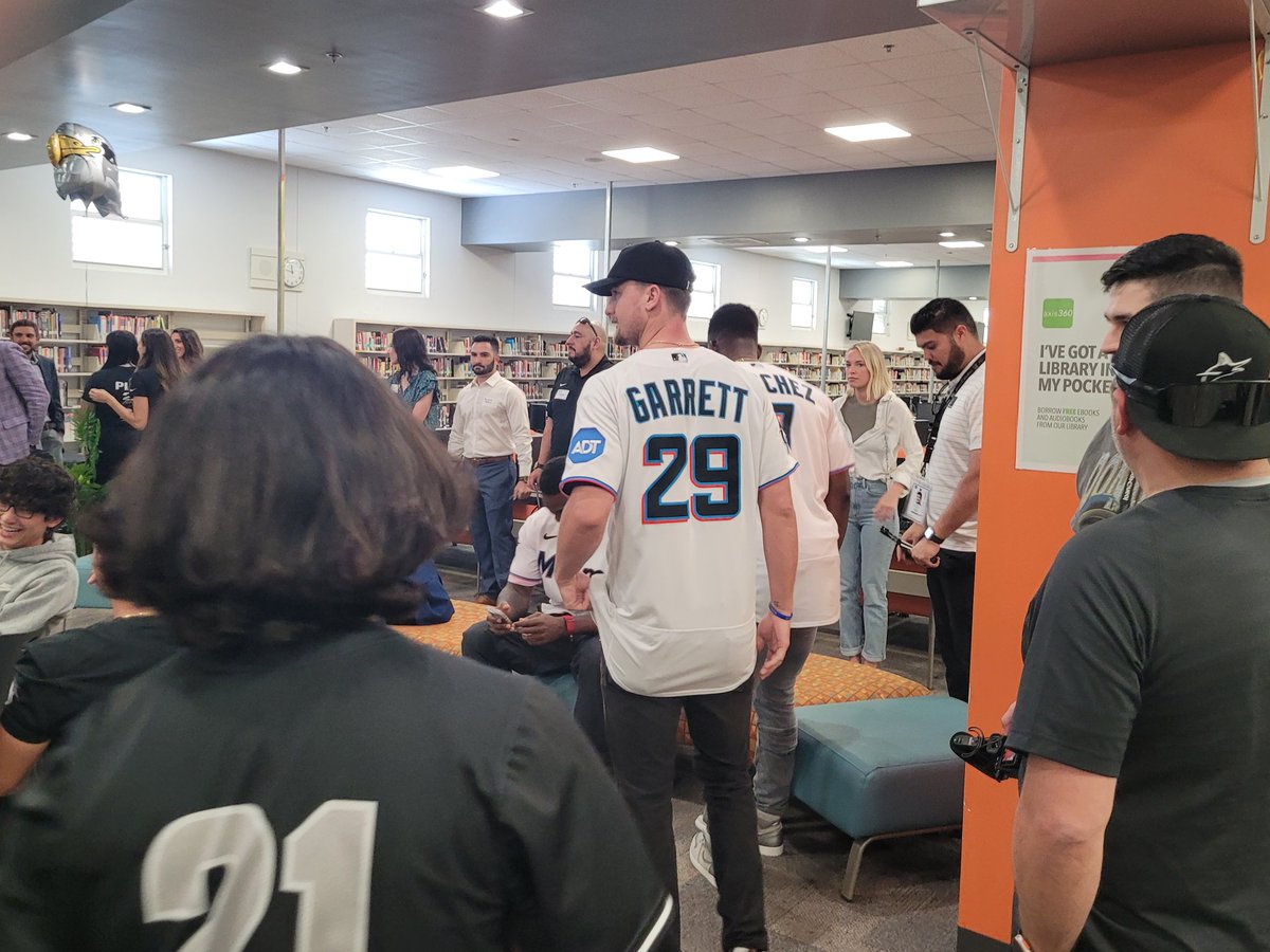 Teamwork at its finest!  "Great Minds Great Athletes" supports  the mental well-being of student-athletes thru workshops also geared for school leaders, athletic coaches &amp; parents.  Grateful to our partners <a href="/MarlinsImpact/">Marlins Foundation</a> &amp;  <a href="/PositiveCoachUS/">Positive Coaching Alliance</a>. #MentalHealthAwarenessMonth