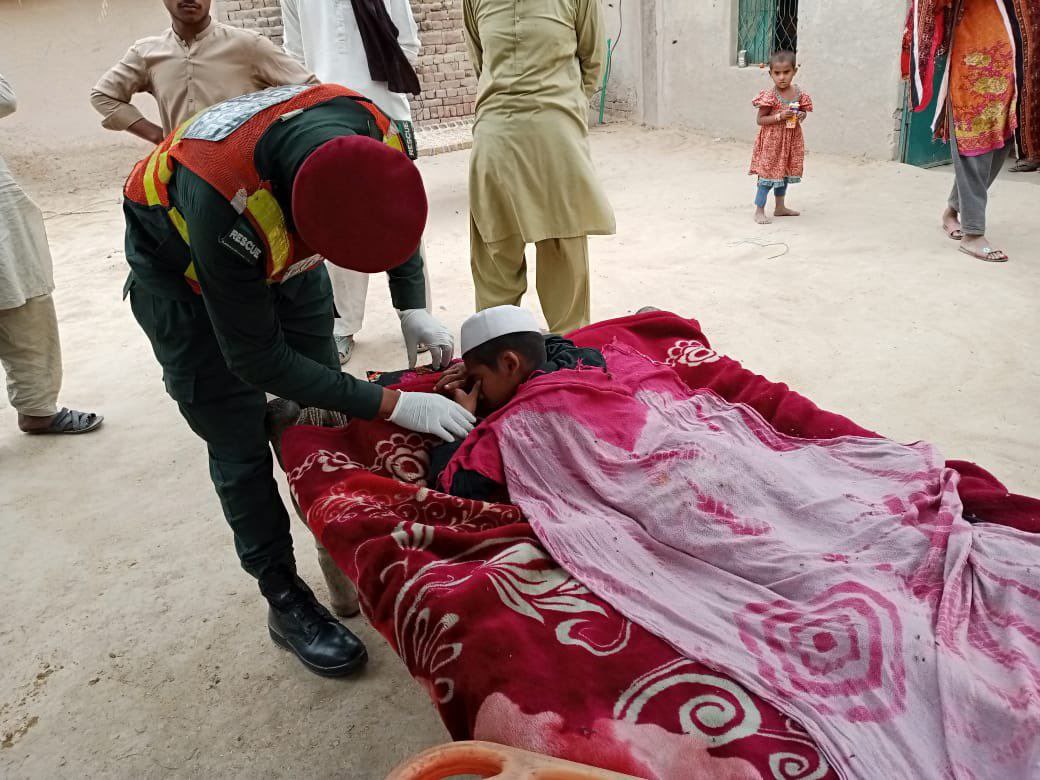 shailen_pratap's tweet photo. In #Khanewal, Pakistan the #Muslim students and the Maulvi- #ReciterofQuran, #Gangraped 9-year-old #Usman.
By morning, Maulvi left the child
after raping him and threatened the minor boy that if he tells anyone, #ReciterofQuran will kiII him.
#IslamRapes
#muslimsrape
#shame https://t.co/hwFNLzs4iL