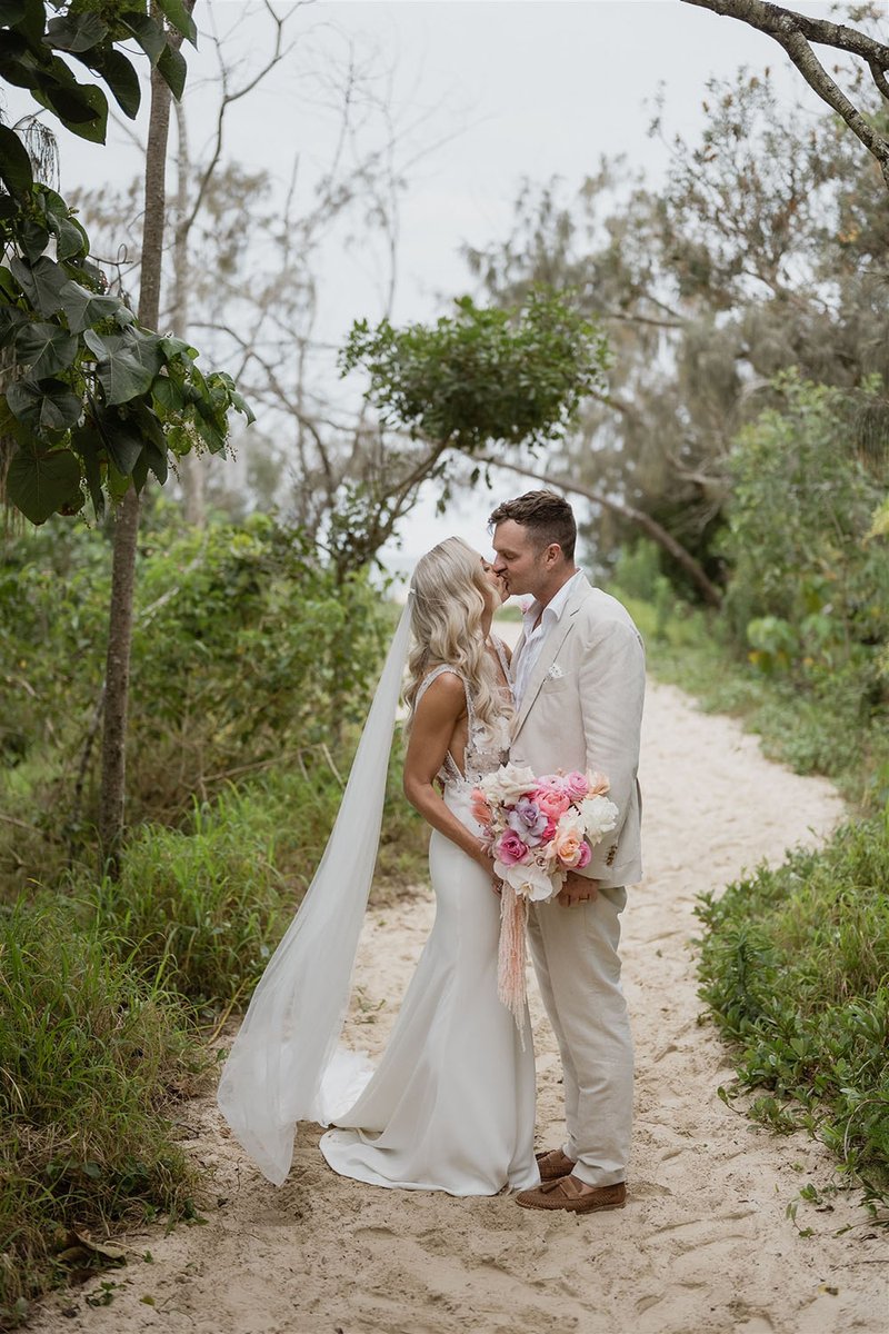 planestry's tweet photo. Punchy pink modern coastal Australian wedding https://t.co/Nfm01TfkgB https://t.co/SHDRCGfaX0