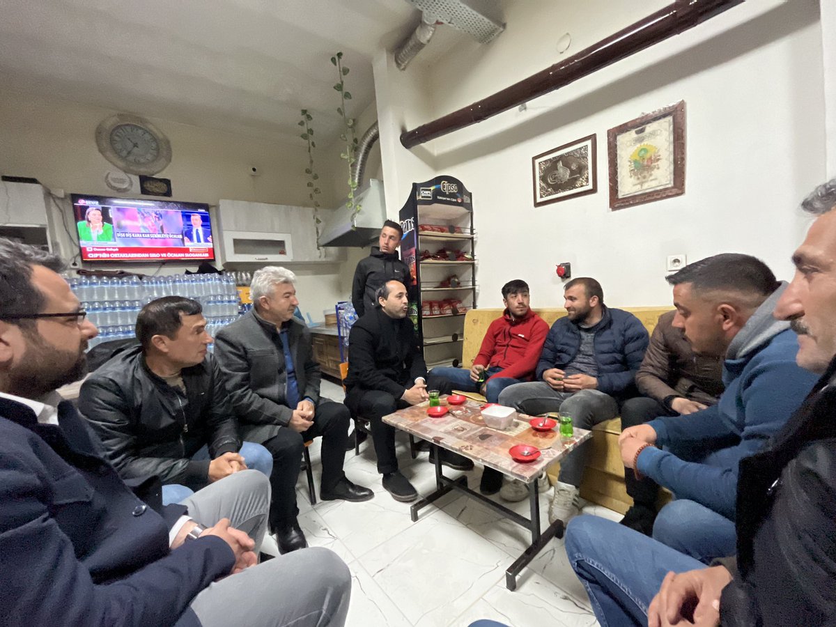 a_babacann's tweet photo. 📍Darende, Ulupınar 

Günü Ulupınar Mahalle sakinleri ile çay ocağında kapatıyoruz.

Teşekkürler Darende ❤️

#AKParti #Malatya #TürkiyeYüzyılı #DoğrusuAKParti #Doğruzamandoğruadam https://t.co/yy2LSLO31z