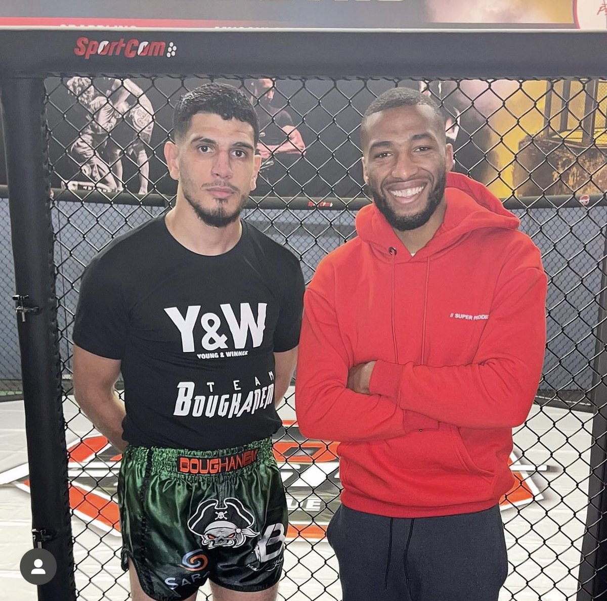 th🇦🇱 on Twitter "Doumbe c’est un petit Welter hein il a le même gab