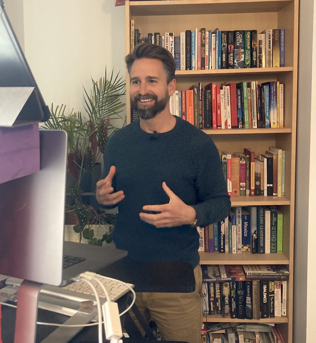 Stuart_Baldwin's tweet photo. Are webinars still part of your world? I remember in the middle of the pandemic when everyone was saying, the future is hybrid.. It is.. And it's brilliant. 

Still have a cobbled together set up though and steal plants from all over the house to make the background look better https://t.co/8kTt71OuQs