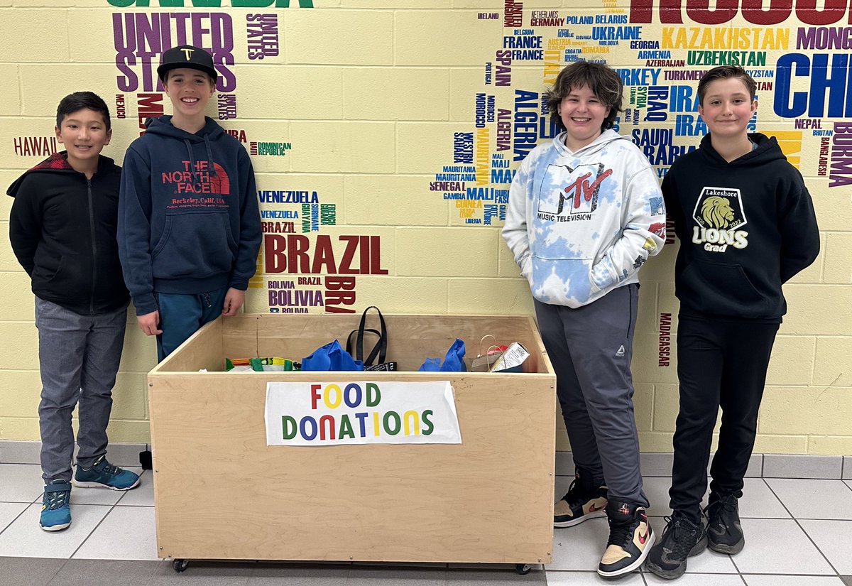 Thank you to our gr 6s for organizing a successful food drive for <a href="/Food4KidsHalton/">Food4KidsHalton</a> and thank you to our Lakeshore community for your donations! 🥫🥫