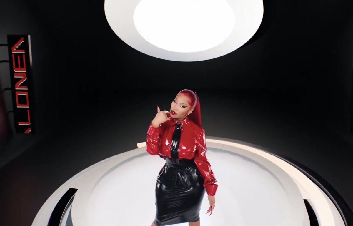 PopCrave's tweet photo. Nicki Minaj in the music video for “Alone.” https://t.co/IoeSXvryH2
