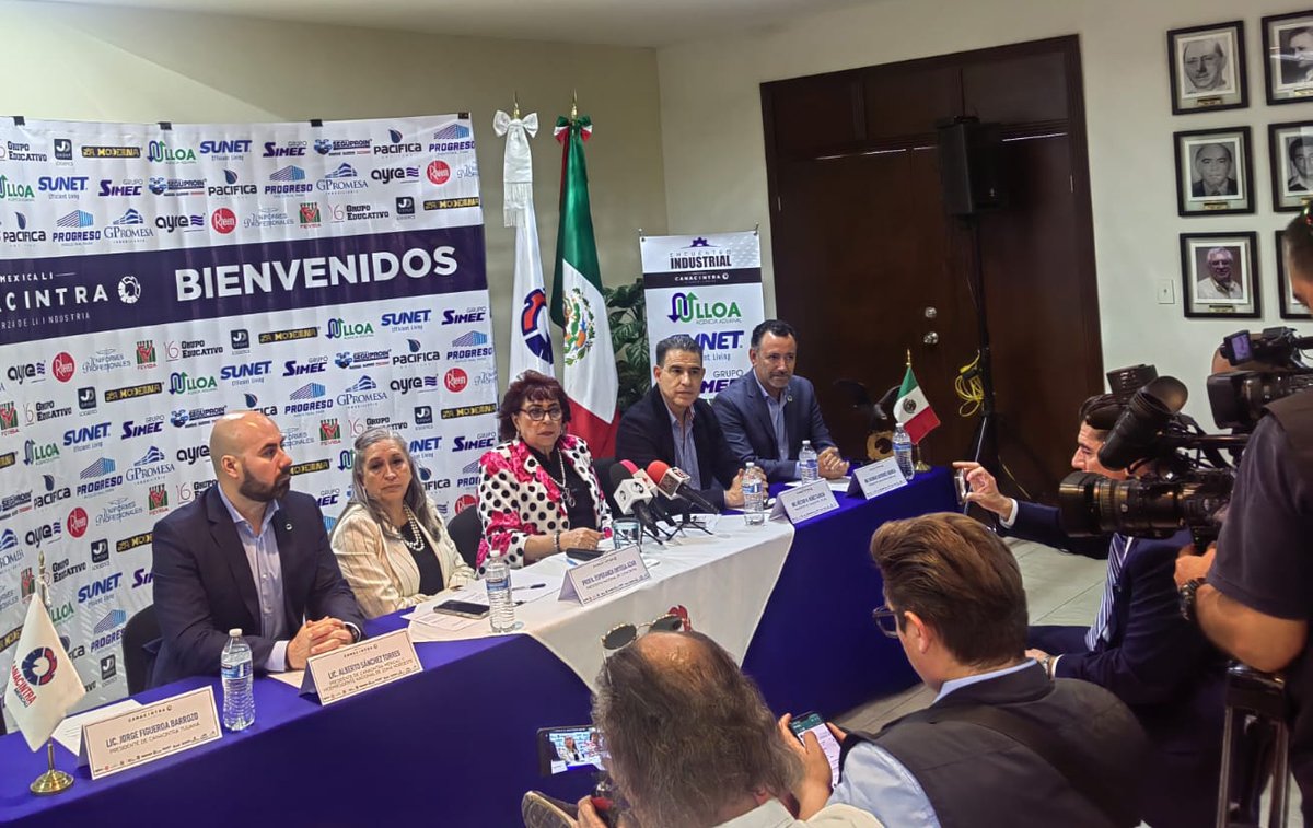 🎙 Desde Mexicali, nuestra Presidenta <a href="/ESPEAZAR/">Esperanza Ortega Azar</a>  habló ante los medios de comunicación sobre la Reunión Regional de la Región Noroeste, así como de las herramientas que CANACINTRA provee para el desarrollo económico de dicha región.