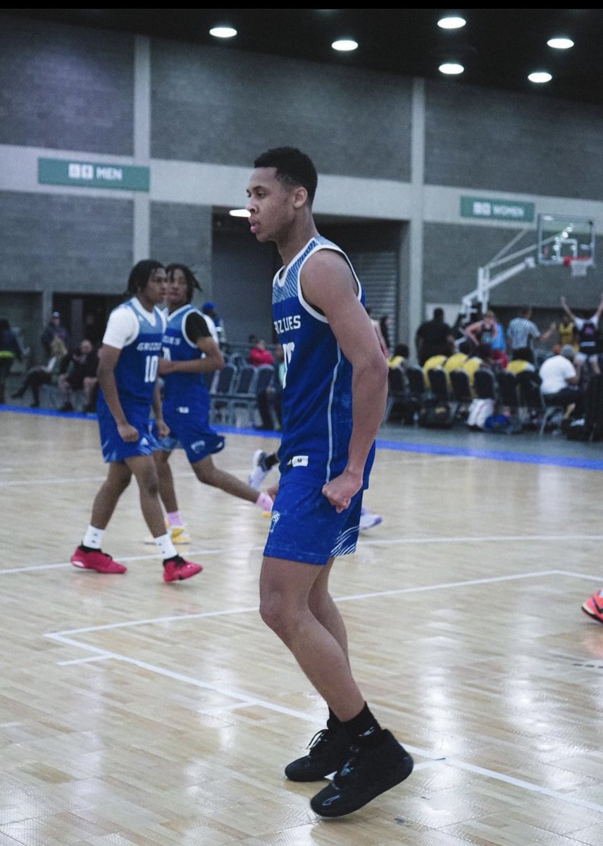 DetroitCoachK's tweet photo. 2024 SF  6’5 @JalenJCook @teamgrizz_hoops Had a great weekend at #GrassrootsShowcase averaging Team high 17pts ,8Rebs &amp; 2BLKs a game. He is really good Scoring around the rim &amp; very athletic Wing also have a nice touch from Midrange. @HankampScott @HenryFordHawks https://t.co/OTuuz2IJd5