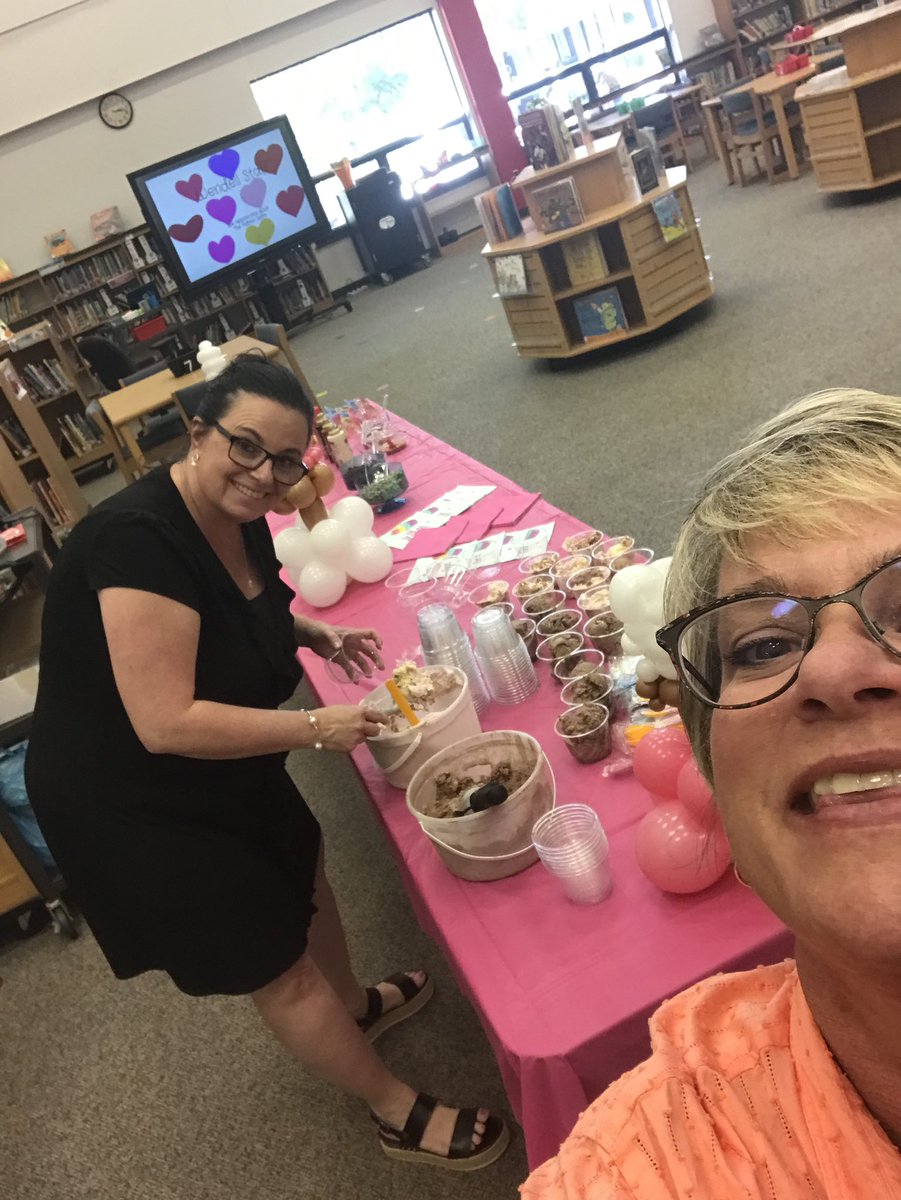 WendellMagnetES's tweet photo. Happy Teacher Appreciation Week to our fantastic WES teachers! π¦π¦
#wesstrong https://t.co/FhEQjsSxHc
