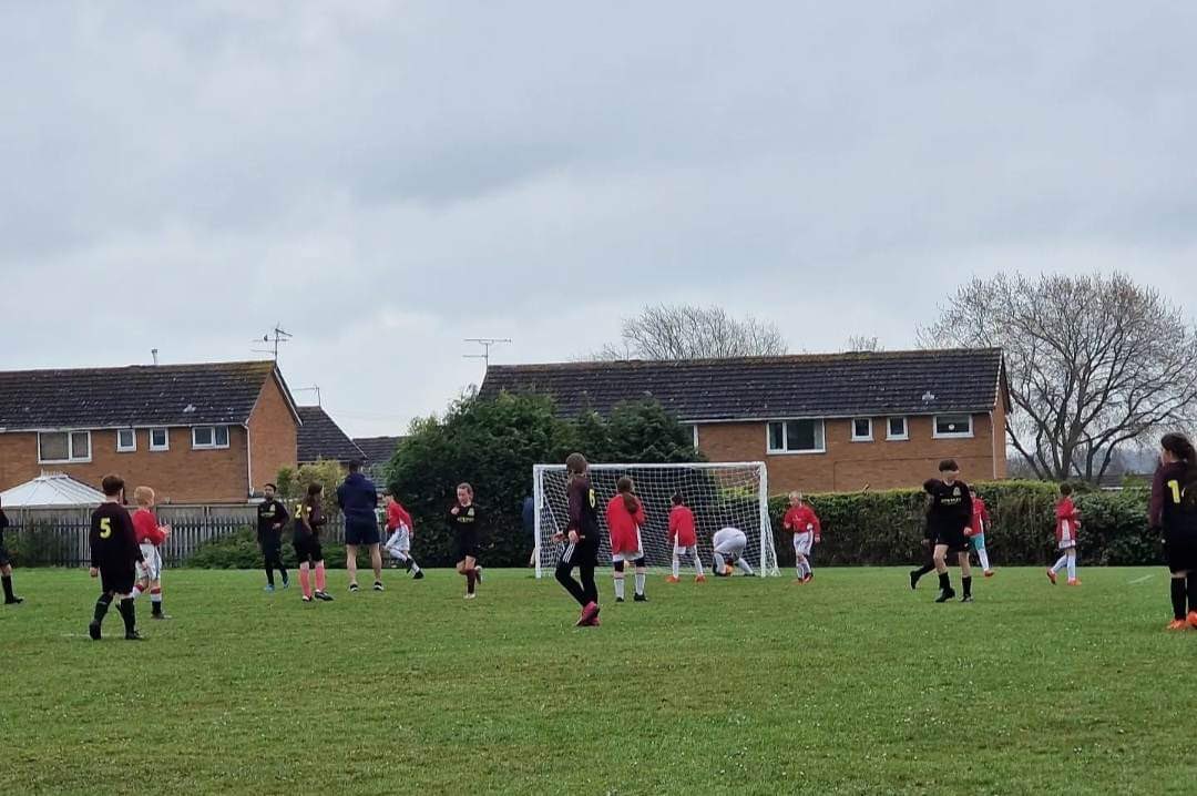 Rob91082's tweet photo. @WrexhamAFCWomen captain Kim Dutton and former @Wrexham_AFC captain @RobEvans4 and defender Steve Roberts supporting our celebration for our girls team winning both Wrexham tournaments this year, the official pitch opening and our schools 100 years.@VancityReynolds @RMcElhenney https://t.co/ARq1bTOqYU
