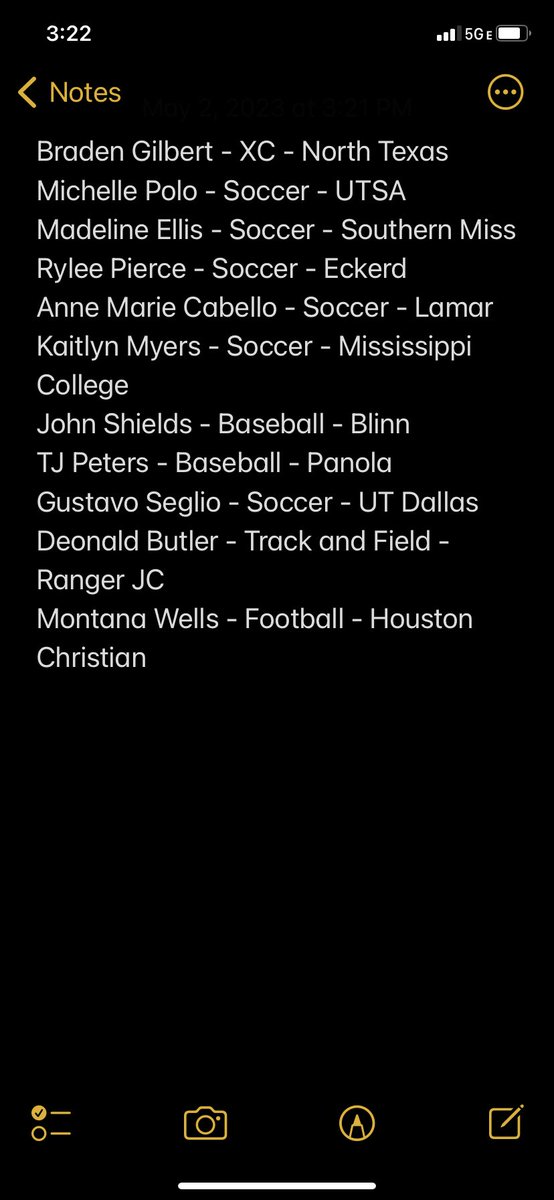 densilva02's tweet photo. The office this afternoon is Magnolia High. Eleven student-athletes signing NLIs today for the Bulldogs. Busy #SigningDay. https://t.co/DSDcuu6XHa