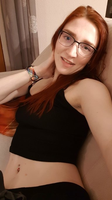 Boah noch so m&uuml;de.. Und Ihr so ?? Schon Wach ??  😊🦊🤭 https://t.co/QIWR66XhAQ<a href="/tag/redhead"class="tags"><span>#redhead</span></a><a href="/tag/redhair"class="tags"><span>#redhair</span></a><a href="/tag/happynewyear"class="tags"><span>#happynewyear</span></a><a href="/tag/girlswithglasses"class="tags"><span>#girlswithglasses</span></a>