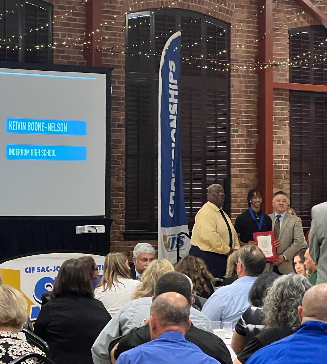 AthleticsNusd's tweet image. NUSD was represented well at the @cifsjs Dale Lacky Awards-👏🏽👏🏽 to @NatomasHS_Sport Natalie Estrada/Rojelio Cuevas &amp;amp; @IHSTigerSports Keiven Boone-Nelson, Well Done!!!#highgpa #commservice #multiplesports #proudofeachone #nusdstudentathletes