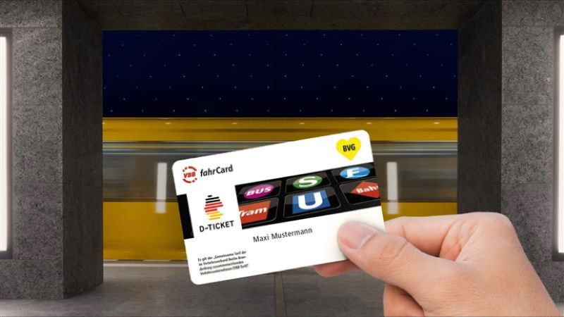 Schlomo Schapiro (@schlomoschapiro) on Twitter photo Liebe <a href="/BVG_Kampagne/">Weil wir dich lieben</a>, ich möchte bitte auch eine FahrCard mit #Deutschlandticket Aufdruck haben, so wie in Eurem Werbebild zu sehen und wie es bei der <a href="/SBahnBerlin/">S-Bahn Berlin</a> auch schon geht.
Meine kam ohne das D-Ticket Logo, so dass man es gar nicht als D-Ticket erkennen kann ☹️ Liebe <a href="/BVG_Kampagne/">Weil wir dich lieben</a>, ich möchte bitte auch eine FahrCard mit #Deutschlandticket Aufdruck haben, so wie in Eurem Werbebild zu sehen und wie es bei der <a href="/SBahnBerlin/">S-Bahn Berlin</a> auch schon geht.
Meine kam ohne das D-Ticket Logo, so dass man es gar nicht als D-Ticket erkennen kann ☹️