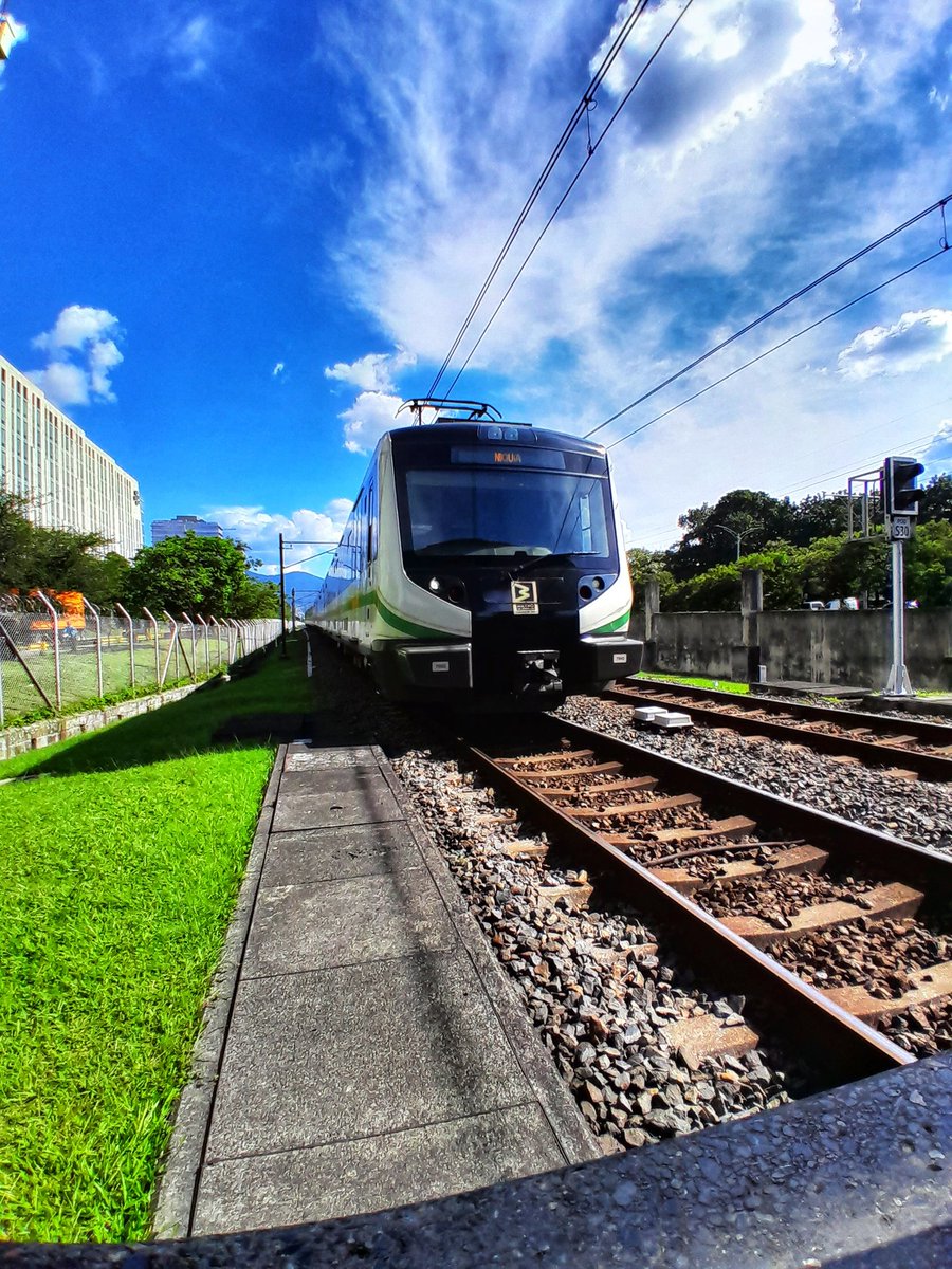 zagrie1608's tweet photo. Combinas con todo @metrodemedellin  🥰 https://t.co/3JVgL9jWw8