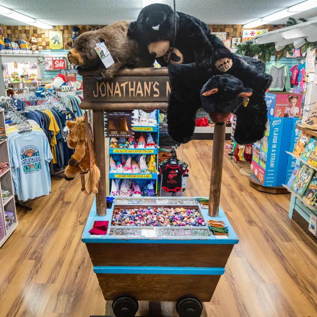 Jonathans733's tweet photo. Whether you're looking to get a souvenir for your daughter, your boyfriend, your best friend, or yourself, you're sure to find something perfect when you stop by #Jonathans. https://t.co/uR7j525c5Q
