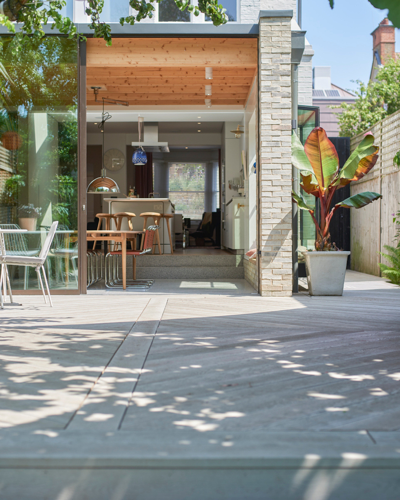 Imagine a Summer sundowner in this beautiful Steatham spot! 🥂 This light and bright space is the perfect backdrop for alfresco dining and entertaining.​​​​​​​​​
We were commissioned in 2015 to work on this striking townhouse in South London. Working … instagr.am/p/CrwMMmapnbN/