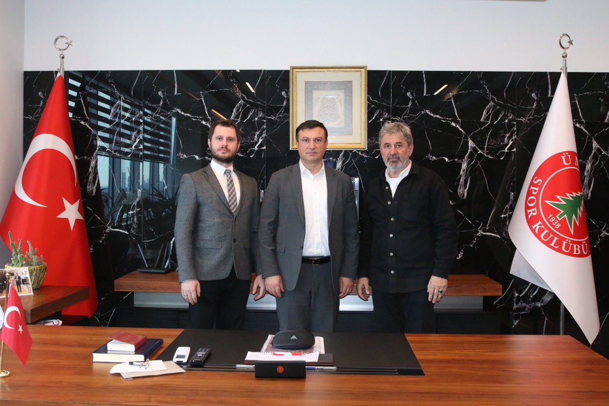 umraniye_mhp's tweet photo. 📍Ümraniyespor

İlçe Başkanımız Adnan Çakıroğlu, Milletvekili adayımız Murat Can Aydın, Meclis üyemiz Ali İlker Bulut, İlçe Sekreteri Fırat Uslu ile Ümraniyespor klübü Başkanı Tarik Aksar ziyaret ettiler.

@_MHPistanbul_ 
@sertel_selim 
@adnancakirmhp https://t.co/LfTYPbXZ5r