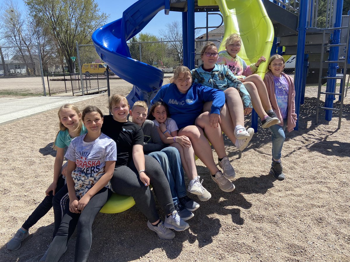5th Grade recess fun!!! #lakeviewvikes <a href="/ShellCreekVikes/">LCS Shell Creek Elementary</a>