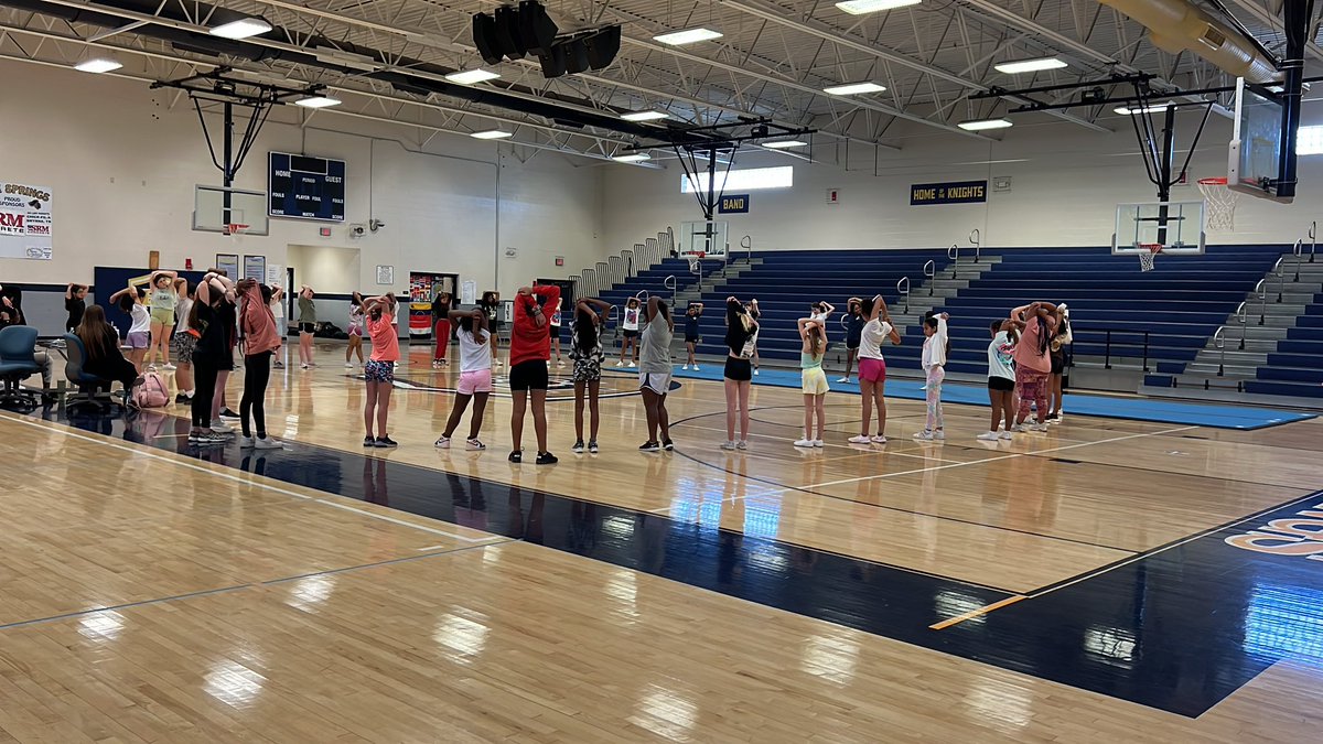 RSMSCheer22's tweet photo. Lots of girls here for day 1 of Tryouts!! https://t.co/CESeeZSKTB