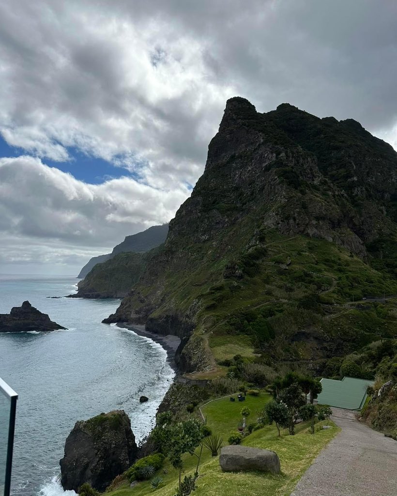 🇬🇧A “must visit” viewpoint in Madeira 😍

🌏 Miradouro de São Cristovão 📍

#ilovemadeira #visitportugal #madeirabest #visitmadeira #locallove #topmadeirahotels #uniquestays #traveladdict #nature