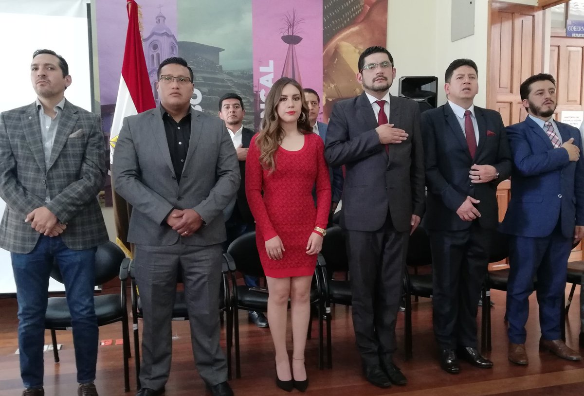 GOBERCANAR's tweet photo. Con el canto de las sagradas notas del Himno Nacional, el Gobernador del Cañar #WilfridoRiveraReinoso inicia la #RendicióndeCuentas  de su gestión del año 2022 @ParticipacionPC https://t.co/eGehCtfJk3