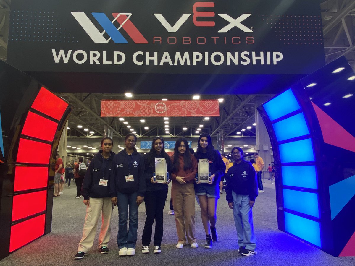 #VEXWorlds middle school IQ coming to an end. Three awards to take home to @TheHBSchool. These girls are a real credit to the school. @GirlPoweredUK @VEXRoboticsUK