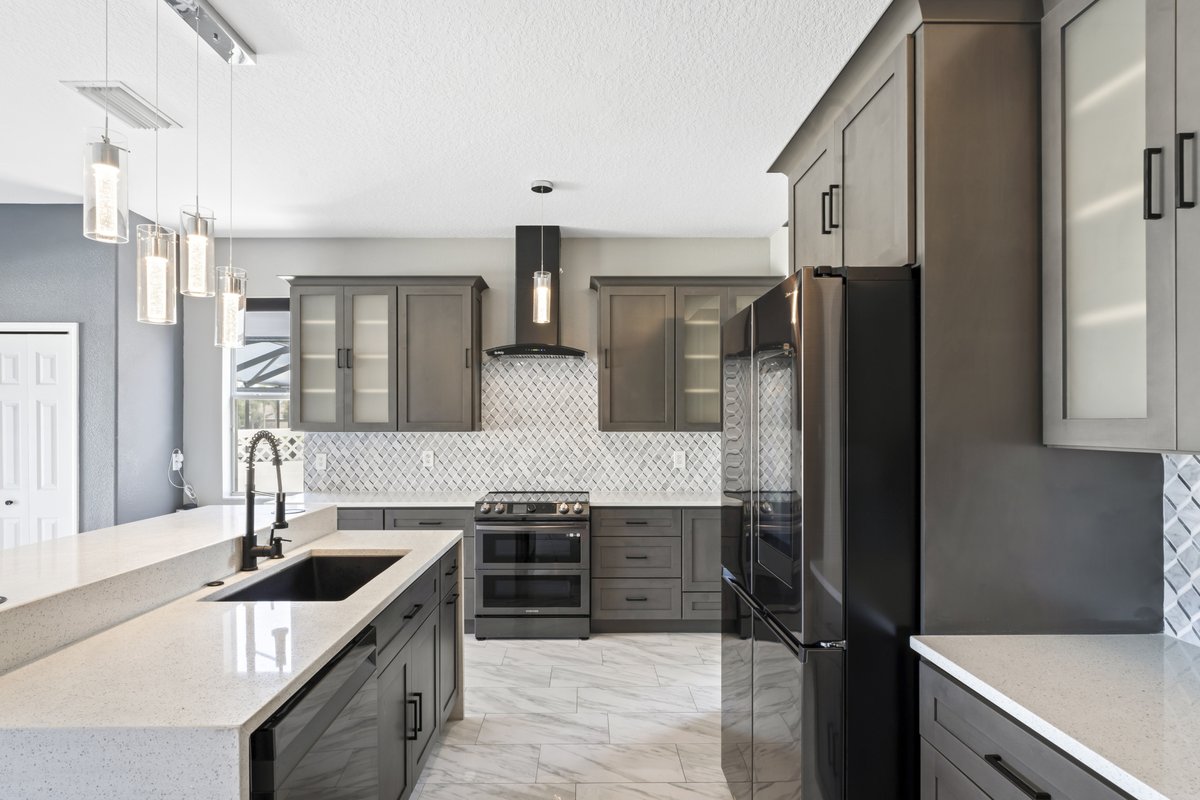 Hommati225's tweet image. WOW!! Come check out this spectacular SMART HOUSE home in the highly desirable community of Thousand Oaks East!

The 3D Tour starts in the stunning remodeled KITCHEN: hommati.com/3DTour-AerialV…

📍1433 LENTON ROSE COURT, TRINITY, FL 34655

#TrinityFL, #CortneyBain,...