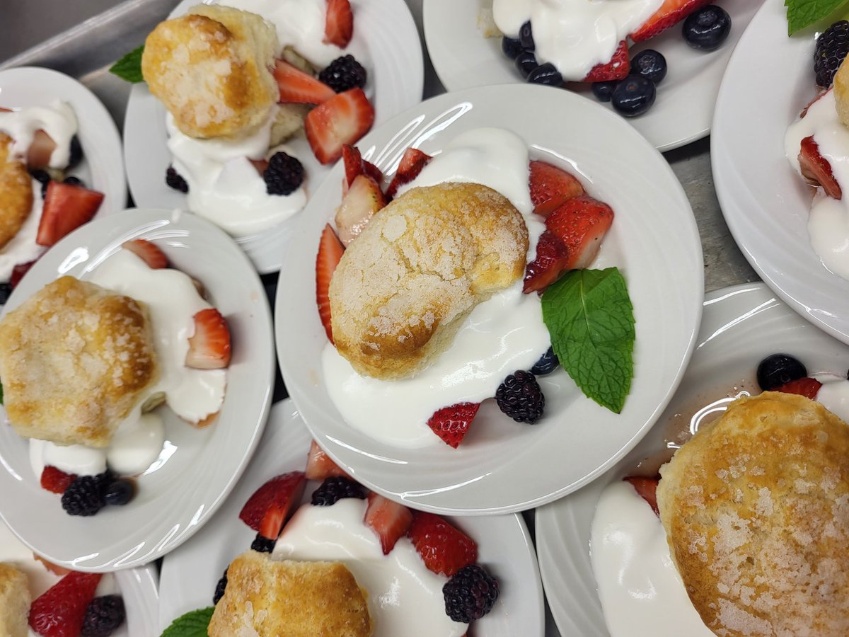 MSCFEEDME's tweet photo. Dessert for a luncheon https://t.co/MxmVoD6Tr9