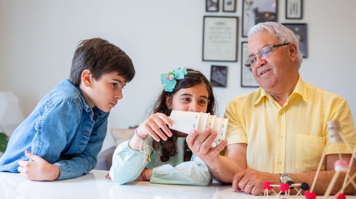 alanoway's tweet photo. @OfficialRPL is excited to host “GrandPals at the Library” fostering connections thru storytelling and creativity. We are recruiting Senior volunteers and Youth participants, aged 10-13. Volunteers email me: volunteer@reginalibrary.ca Youth register https://t.co/097SQVCJd9 https://t.co/wtxc6RebL5