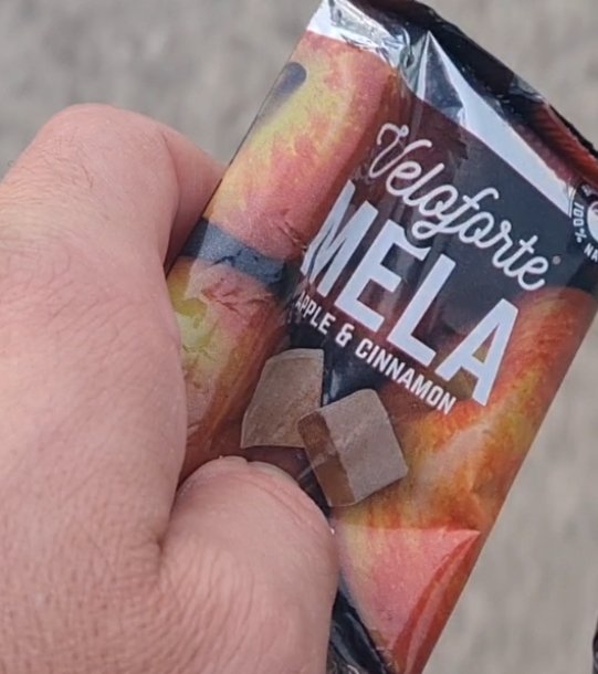 jiriga's tweet image. ...jinak po tomhle se můžu na kole ztlouct, strašná dobrota .Žvýkací měkké karamelky #veloforte