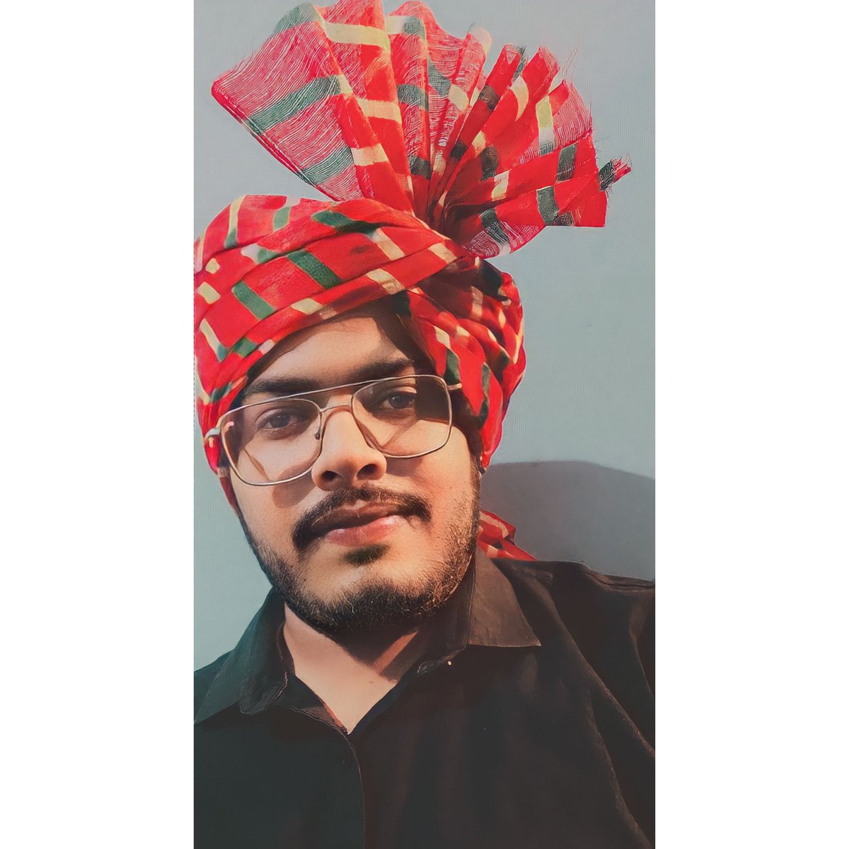 Awaara_hunn's tweet image. अब तो साथ भी मैं हूँ 
अब तुम्हें क्या मालूम कि क्या मैं हूँ ..!! 

#NewProfilePic #Bais #२२