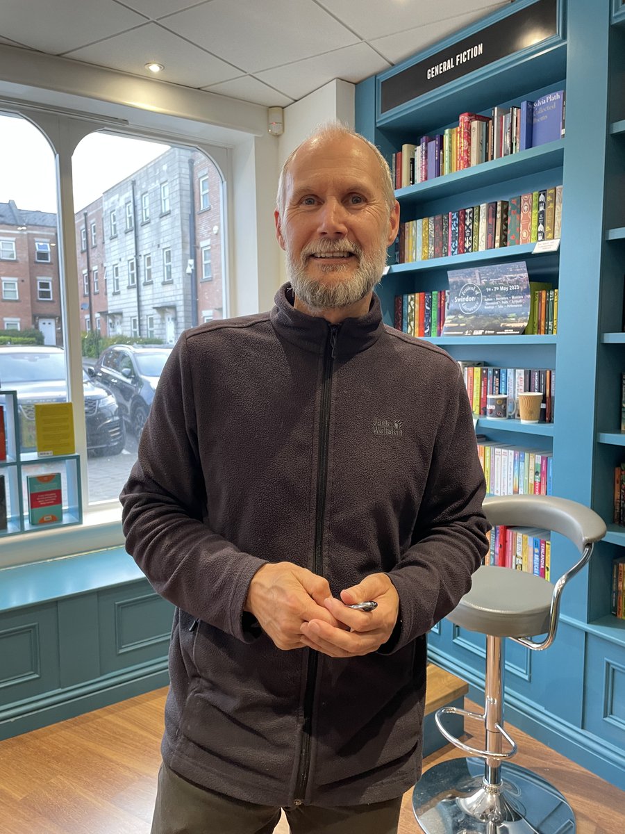 TomHollowAuthor's tweet photo. It was a great event, and am looking forward to reading his book. The overwhelming feeling in the crowd was pride in our town, which was really special. Of course, there was great discussion of politics, class and social mobility, as well. A very valuable time. Thanks Steve https://t.co/jRHr8XaxRL