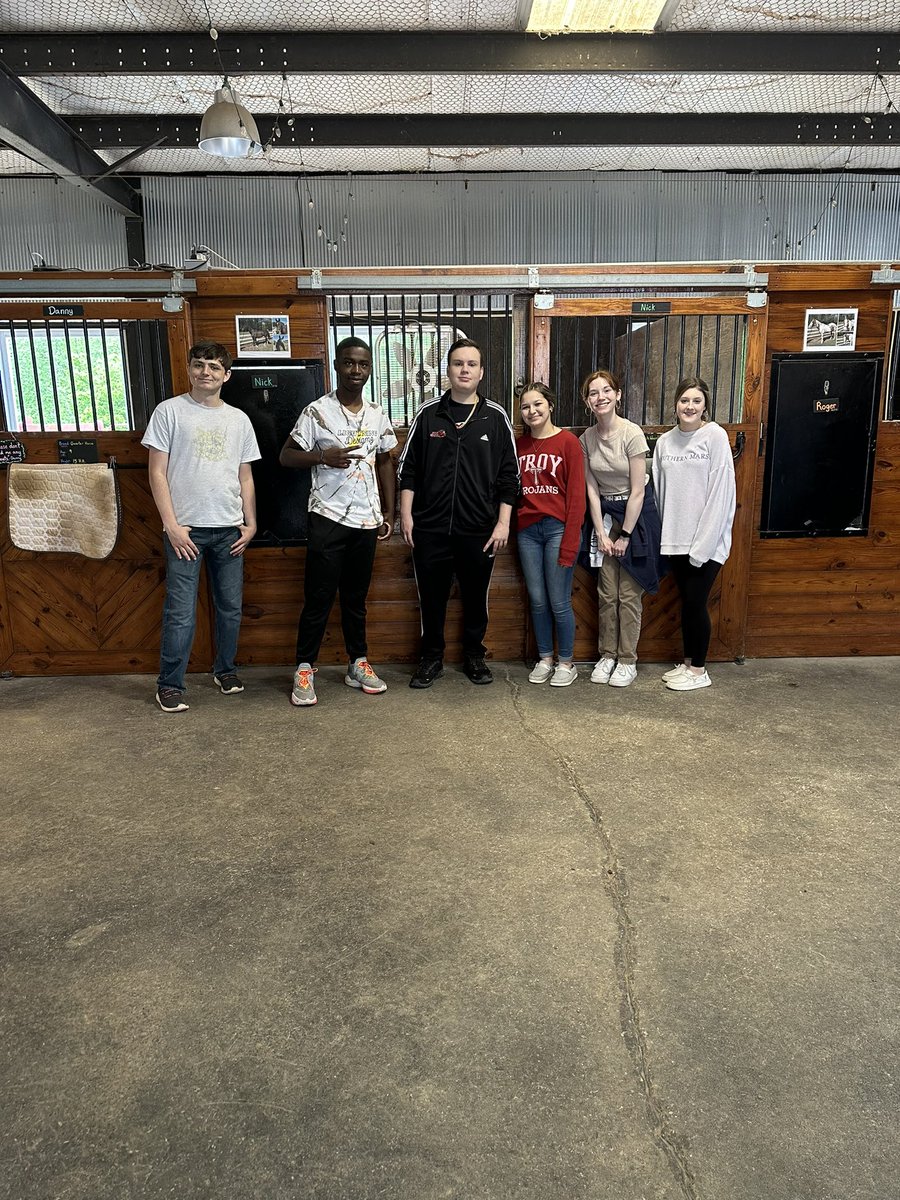 SCCVPA's tweet photo. So proud of our VPA National Honor Society (NHS) volunteering at the AIDB! They’ve done a great job for our inaugural year! @sccboe @Burns_StClair https://t.co/kpt5PAr3Zl